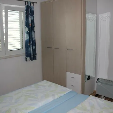 Zecevo Rtic 17129c Rogoznica (Sibenik-Knin)